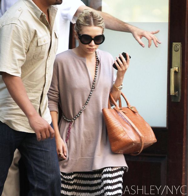 sun tanning ashley olsen naked how to finger a guy s ass